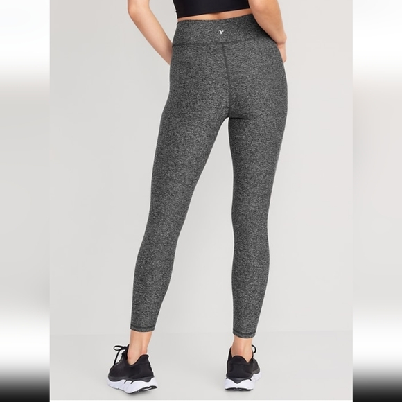 Old Navy extra high waisted CloudComfy leggings - Picture 2 of 9